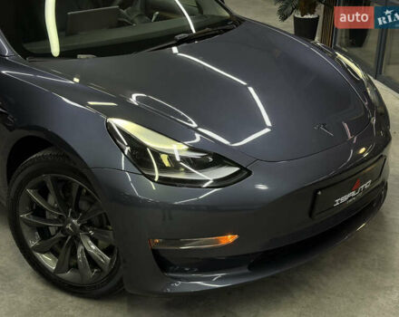 Серый Тесла Модель 3, объемом двигателя 0 л и пробегом 88 тыс. км за 20900 $, фото 2 на Automoto.ua