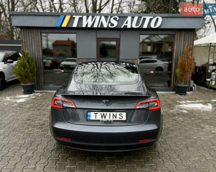 Серый Тесла Модель 3, объемом двигателя 0 л и пробегом 22 тыс. км за 24900 $, фото 20 на Automoto.ua