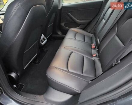 Серый Тесла Модель 3, объемом двигателя 0 л и пробегом 39 тыс. км за 22550 $, фото 16 на Automoto.ua