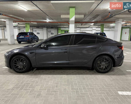 Серый Тесла Модель 3, объемом двигателя 0 л и пробегом 22 тыс. км за 29000 $, фото 3 на Automoto.ua