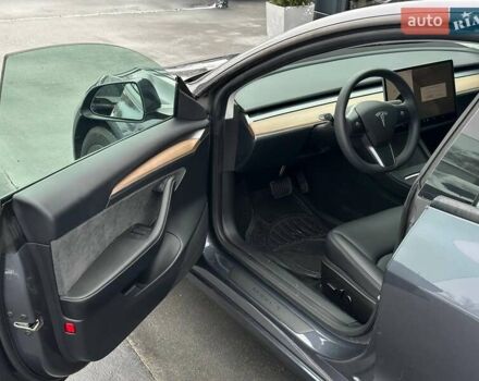Серый Тесла Модель 3, объемом двигателя 0 л и пробегом 4 тыс. км за 20793 $, фото 14 на Automoto.ua