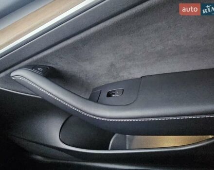 Серый Тесла Модель 3, объемом двигателя 0 л и пробегом 39 тыс. км за 22550 $, фото 44 на Automoto.ua