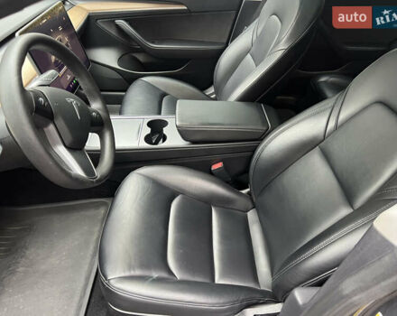 Серый Тесла Модель 3, объемом двигателя 0 л и пробегом 130 тыс. км за 22500 $, фото 11 на Automoto.ua