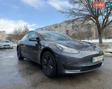 Серый Тесла Модель 3, объемом двигателя 0 л и пробегом 44 тыс. км за 21900 $, фото 5 на Automoto.ua