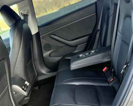 Серый Тесла Модель 3, объемом двигателя 0 л и пробегом 93 тыс. км за 19500 $, фото 71 на Automoto.ua