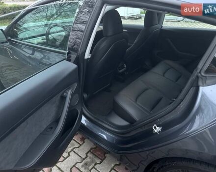 Серый Тесла Модель 3, объемом двигателя 0 л и пробегом 10 тыс. км за 21500 $, фото 16 на Automoto.ua