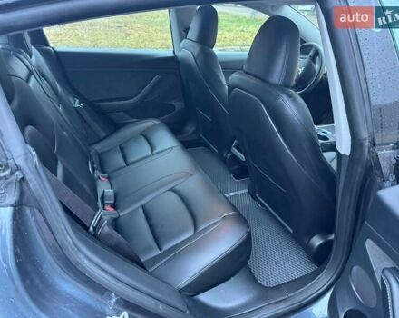 Серый Тесла Модель 3, объемом двигателя 0 л и пробегом 43 тыс. км за 24500 $, фото 20 на Automoto.ua