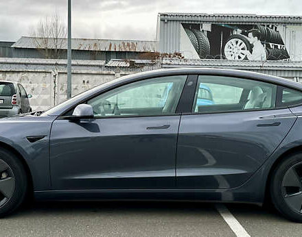 Сірий Тесла Модель 3, об'ємом двигуна 0 л та пробігом 28 тис. км за 26999 $, фото 4 на Automoto.ua
