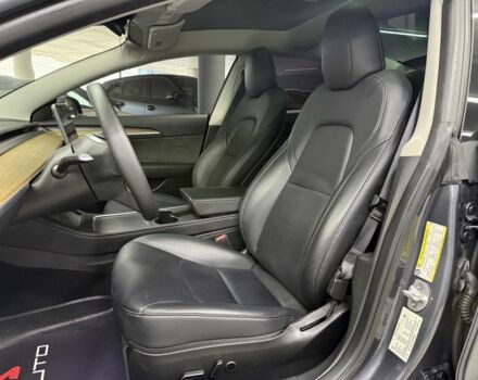 Серый Тесла Модель 3, объемом двигателя 0 л и пробегом 48 тыс. км за 20900 $, фото 16 на Automoto.ua