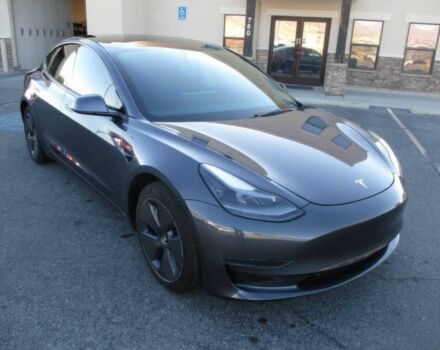 Серый Тесла Модель 3, объемом двигателя 0 л и пробегом 21 тыс. км за 10600 $, фото 2 на Automoto.ua