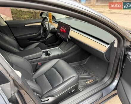 Серый Тесла Модель 3, объемом двигателя 0 л и пробегом 23 тыс. км за 21800 $, фото 17 на Automoto.ua