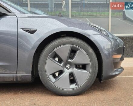 Сірий Тесла Модель 3, об'ємом двигуна 0 л та пробігом 28 тис. км за 24900 $, фото 4 на Automoto.ua