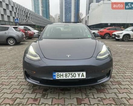 Серый Тесла Модель 3, объемом двигателя 0 л и пробегом 10 тыс. км за 21500 $, фото 1 на Automoto.ua