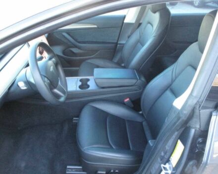 Серый Тесла Модель 3, объемом двигателя 0 л и пробегом 21 тыс. км за 10600 $, фото 7 на Automoto.ua