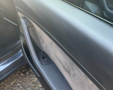 Серый Тесла Модель 3, объемом двигателя 0 л и пробегом 43 тыс. км за 23500 $, фото 13 на Automoto.ua