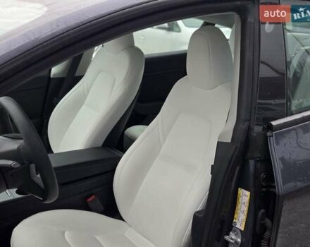 Сірий Тесла Модель 3, об'ємом двигуна 0 л та пробігом 28 тис. км за 25999 $, фото 12 на Automoto.ua