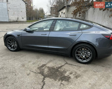 Серый Тесла Модель 3, объемом двигателя 0 л и пробегом 19 тыс. км за 24500 $, фото 3 на Automoto.ua