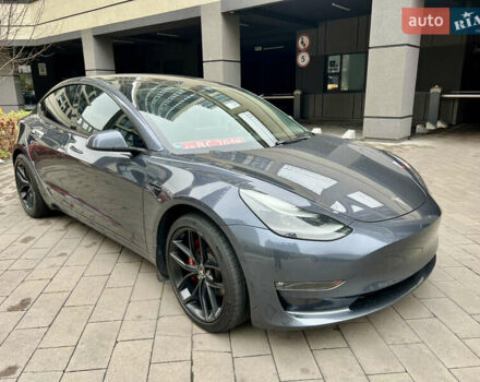 Серый Тесла Модель 3, объемом двигателя 0 л и пробегом 130 тыс. км за 22500 $, фото 2 на Automoto.ua