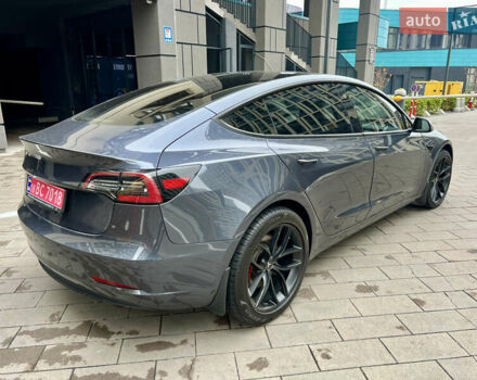 Серый Тесла Модель 3, объемом двигателя 0 л и пробегом 130 тыс. км за 22500 $, фото 3 на Automoto.ua