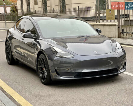Серый Тесла Модель 3, объемом двигателя 0 л и пробегом 130 тыс. км за 21500 $, фото 3 на Automoto.ua