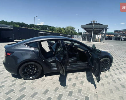 Сірий Тесла Модель 3, об'ємом двигуна 0 л та пробігом 6 тис. км за 21950 $, фото 5 на Automoto.ua