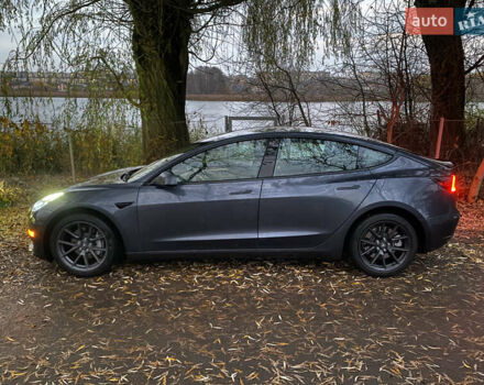 Серый Тесла Модель 3, объемом двигателя 0 л и пробегом 38 тыс. км за 25000 $, фото 1 на Automoto.ua