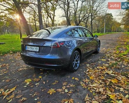 Серый Тесла Модель 3, объемом двигателя 0 л и пробегом 52 тыс. км за 21490 $, фото 7 на Automoto.ua