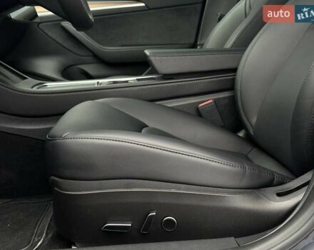 Серый Тесла Модель 3, объемом двигателя 0 л и пробегом 4 тыс. км за 20793 $, фото 18 на Automoto.ua