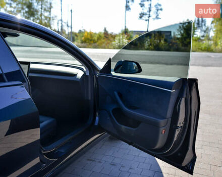 Серый Тесла Модель 3, объемом двигателя 0 л и пробегом 14 тыс. км за 31699 $, фото 9 на Automoto.ua