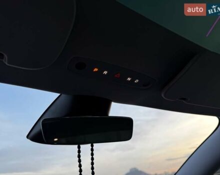 Сірий Тесла Модель 3, об'ємом двигуна 0 л та пробігом 27 тис. км за 28100 $, фото 19 на Automoto.ua