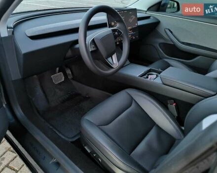 Серый Тесла Модель 3, объемом двигателя 0 л и пробегом 9 тыс. км за 28500 $, фото 6 на Automoto.ua
