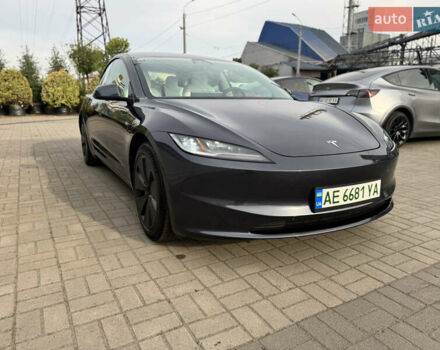 Серый Тесла Модель 3, объемом двигателя 0 л и пробегом 23 тыс. км за 29500 $, фото 5 на Automoto.ua