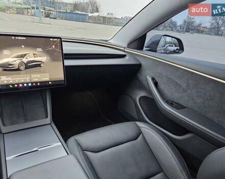 Серый Тесла Модель 3, объемом двигателя 0 л и пробегом 23 тыс. км за 29900 $, фото 28 на Automoto.ua