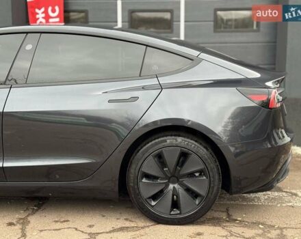 Серый Тесла Модель 3, объемом двигателя 0 л и пробегом 12 тыс. км за 31999 $, фото 6 на Automoto.ua