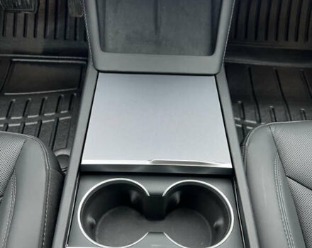 Серый Тесла Модель 3, объемом двигателя 0 л и пробегом 3 тыс. км за 27000 $, фото 41 на Automoto.ua