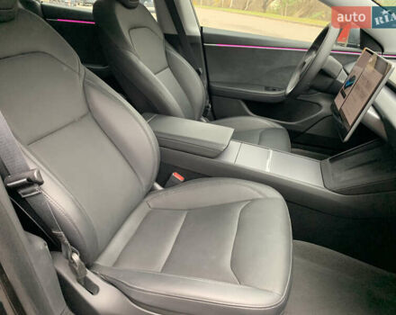 Серый Тесла Модель 3, объемом двигателя 0 л и пробегом 22 тыс. км за 32500 $, фото 27 на Automoto.ua