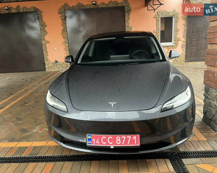 Серый Тесла Модель 3, объемом двигателя 0 л и пробегом 29 тыс. км за 27000 $, фото 1 на Automoto.ua