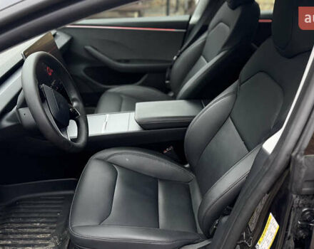 Серый Тесла Модель 3, объемом двигателя 0 л и пробегом 25 тыс. км за 28000 $, фото 11 на Automoto.ua