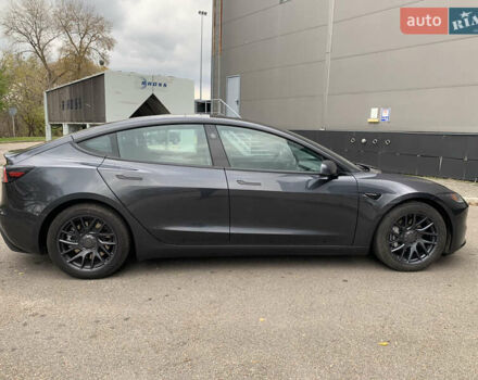 Серый Тесла Модель 3, объемом двигателя 0 л и пробегом 22 тыс. км за 32500 $, фото 9 на Automoto.ua