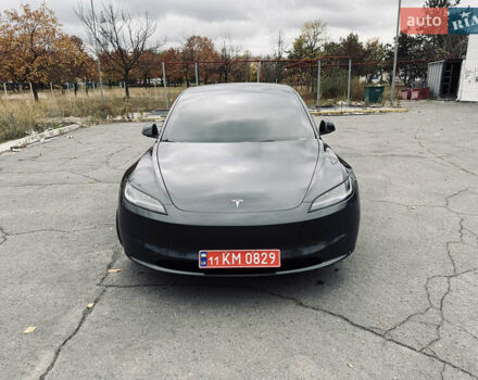Тесла Модель 3 2024 в Днепре (Днепропетровске) на Automoto.ua Серый Тесла Модель 3, объемом двигателя 0 л и пробегом 6 тыс. км за 25600 $, фото 1 на Automoto.ua
