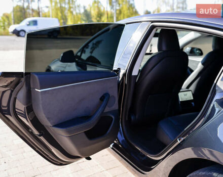 Серый Тесла Модель 3, объемом двигателя 0 л и пробегом 14 тыс. км за 31699 $, фото 16 на Automoto.ua