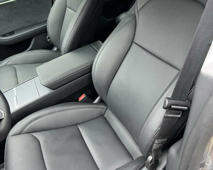 Серый Тесла Модель 3, объемом двигателя 0 л и пробегом 3 тыс. км за 27000 $, фото 15 на Automoto.ua