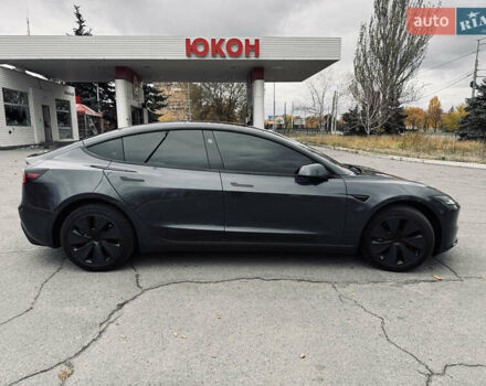 Тесла Модель 3 2024 в Днепре (Днепропетровске) на Automoto.ua Серый Тесла Модель 3, объемом двигателя 0 л и пробегом 6 тыс. км за 25600 $, фото 3 на Automoto.ua