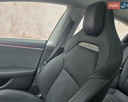 Серый Тесла Модель 3, объемом двигателя 0 л и пробегом 15 тыс. км за 38000 $, фото 13 на Automoto.ua