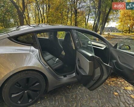 Тесла Модель 3 2024 у Львові на Automoto.ua Сірий Тесла Модель 3, об'ємом двигуна 0 л та пробігом 9 тис. км за 32500 $, фото 34 на Automoto.ua