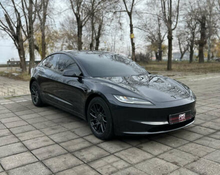 Серый Тесла Модель 3, объемом двигателя 0 л и пробегом 10 тыс. км за 27000 $, фото 3 на Automoto.ua