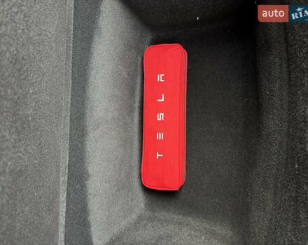 Серый Тесла Модель 3, объемом двигателя 0 л и пробегом 14 тыс. км за 35900 $, фото 10 на Automoto.ua