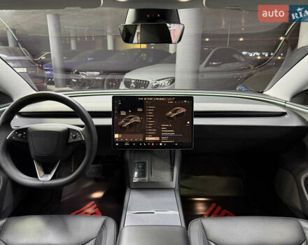 Серый Тесла Модель 3, объемом двигателя 0 л и пробегом 41 тыс. км за 25500 $, фото 25 на Automoto.ua