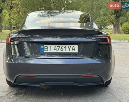 Серый Тесла Модель 3, объемом двигателя 0 л и пробегом 5 тыс. км за 27650 $, фото 5 на Automoto.ua