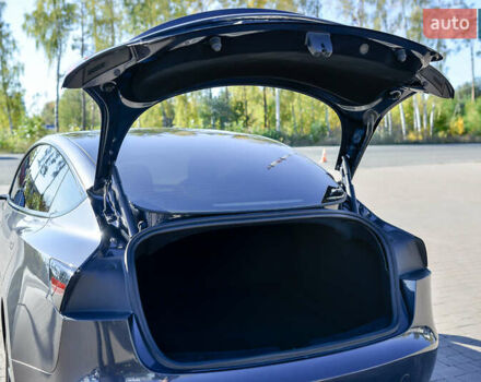 Серый Тесла Модель 3, объемом двигателя 0 л и пробегом 14 тыс. км за 31699 $, фото 31 на Automoto.ua